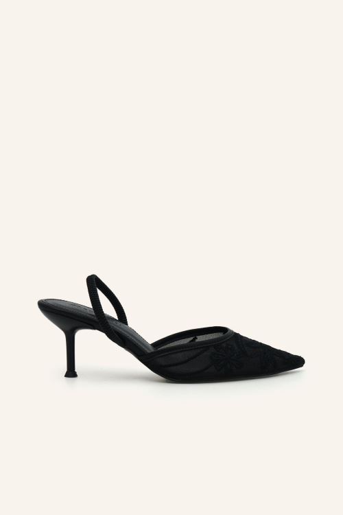 İşlemeli Topuklu Ayakkabı